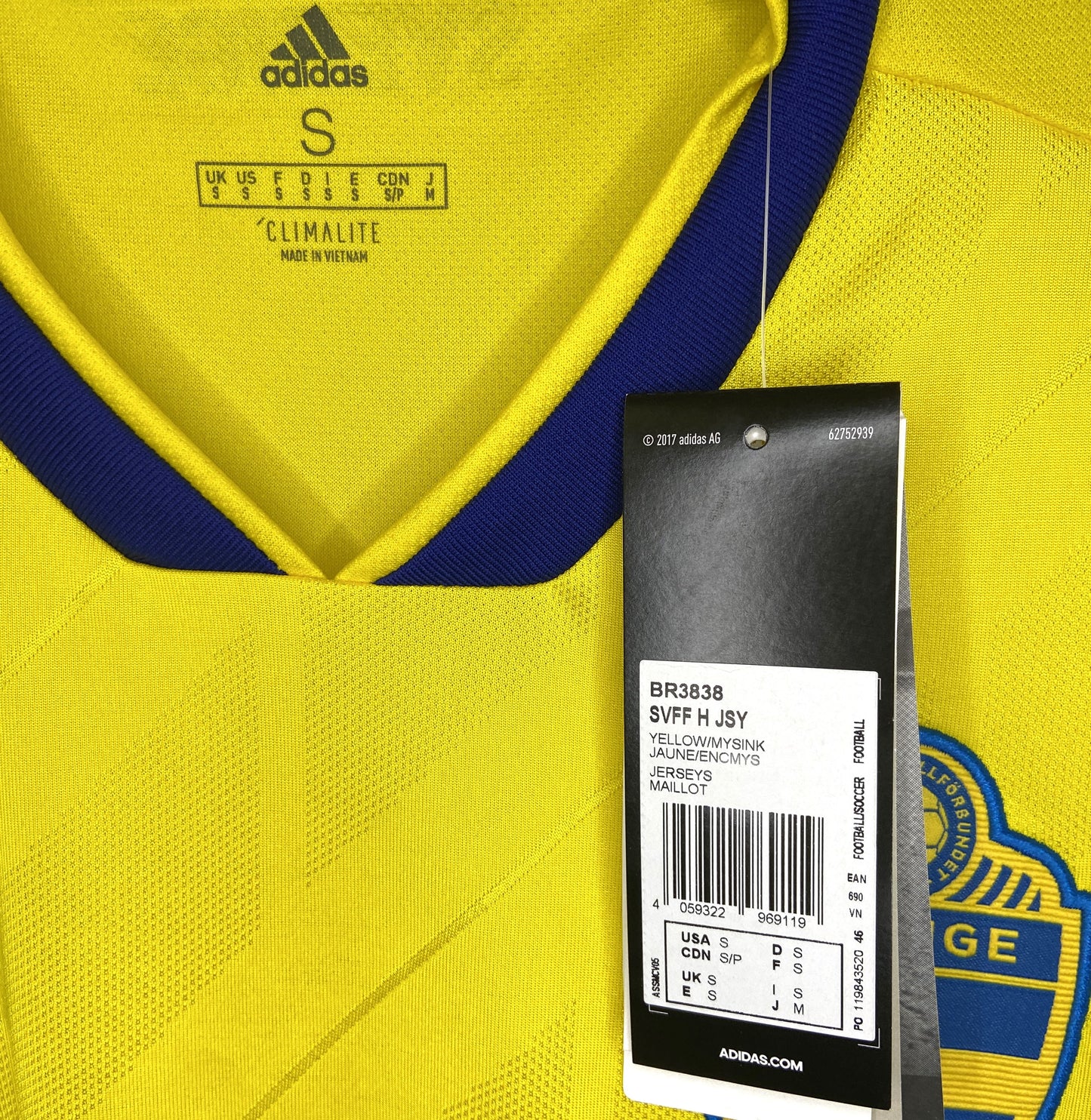 BNWT 2018 2019 Sweden Adidas Home Football Shirt Men's Small