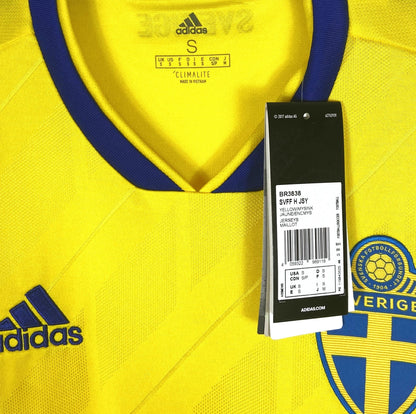 BNWT 2018 2019 Sweden Adidas Home Football Shirt BERG 9 Men's Large