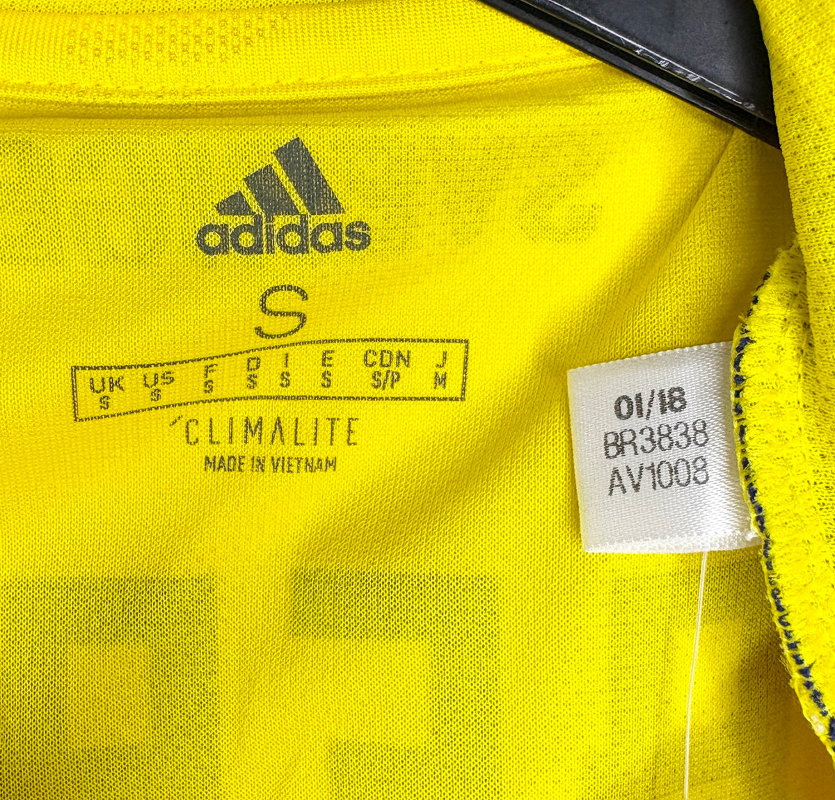 BNWT 2018 2019 Sweden Adidas Home Football Shirt BERG 9 Men's Small